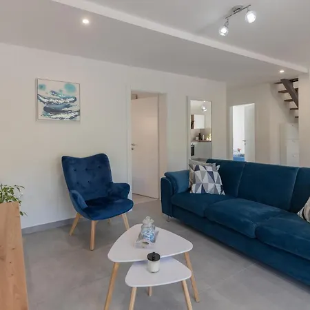 Stunning In With Kitchen *