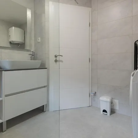 Stunning In With Kitchen פולייצה