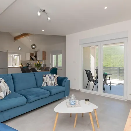 Holiday home Stunning In Poljica With Kitchen *