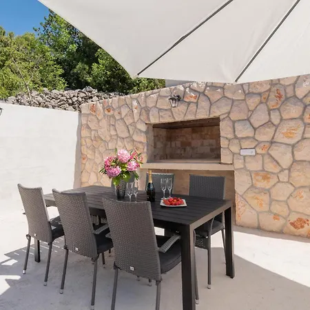 Stunning In Poljica With Kitchen *