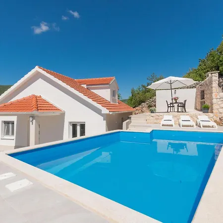 Stunning In Poljica With Kitchen Poljica (Makarska)